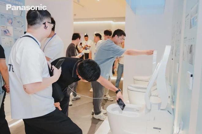 从&quot;马桶盖鼻祖&quot;到智能一体机领跑者，松下卫浴做对了什么？
