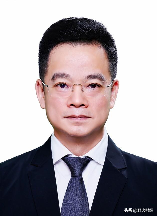 中国联通调整多名高层，任命首位75后高级副总裁